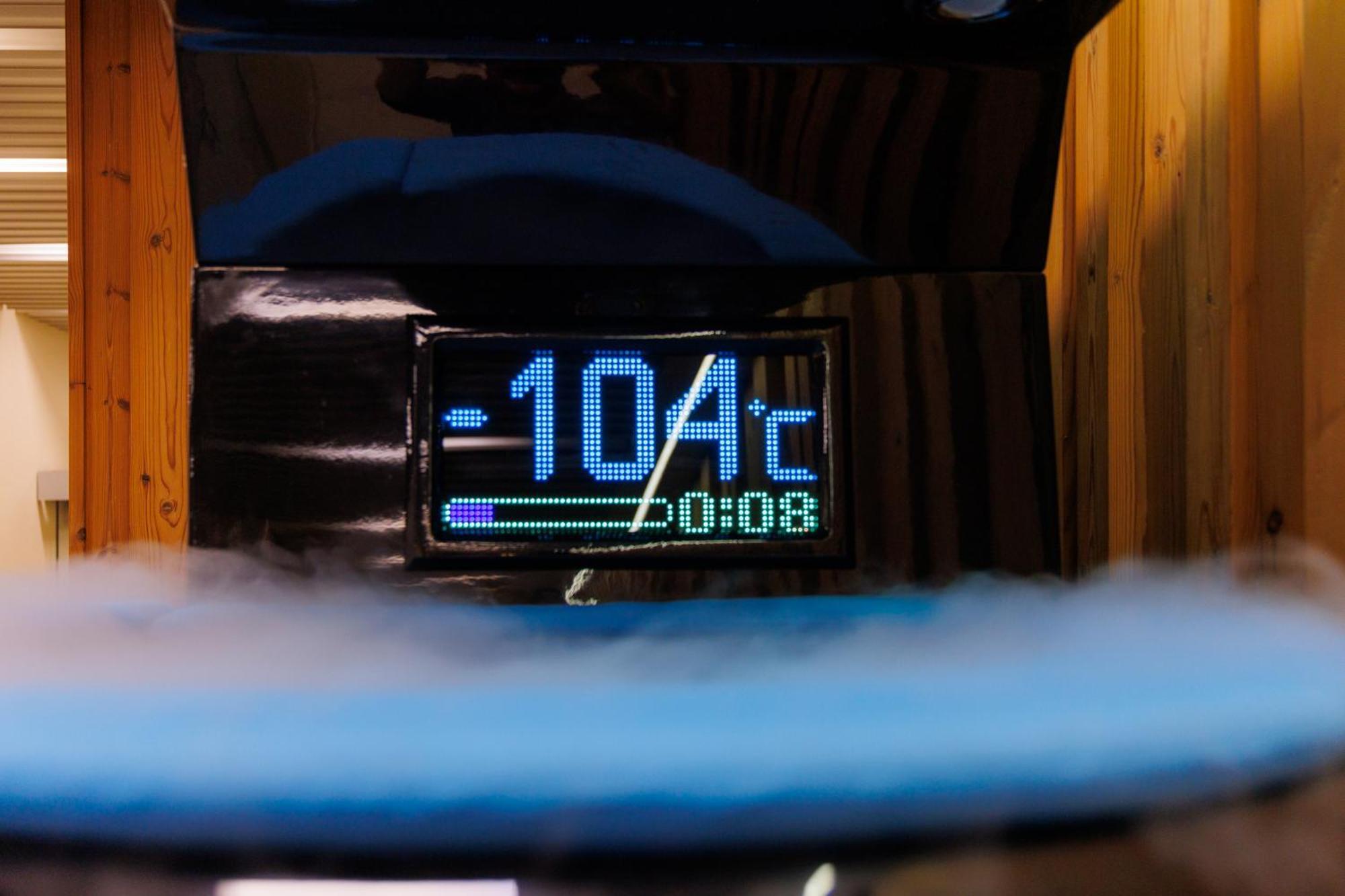 럭키 반스코 아파트호텔 스파&릴렉스 외부 사진 Temperature of -104 °C (−163 °F) at the South Pole